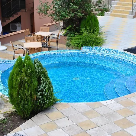 Bay View - Luxury & קושריצה
